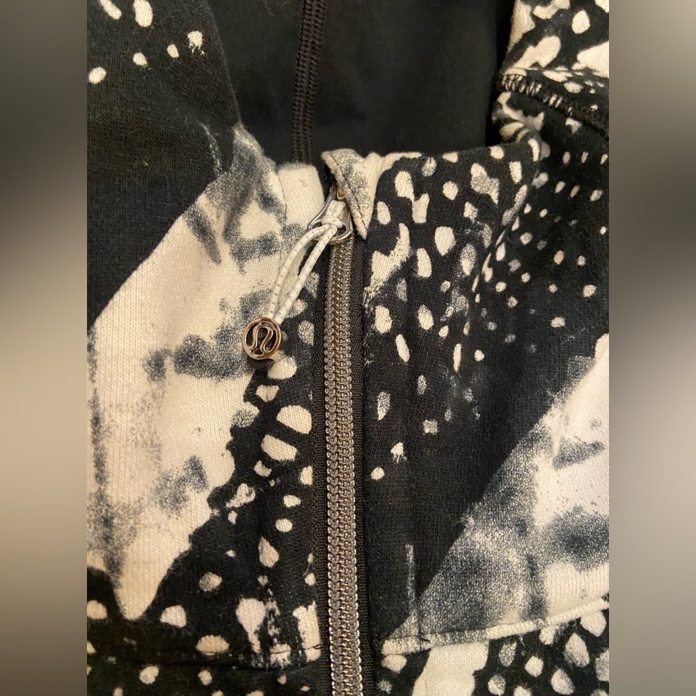 Lululemon Hoodie Great Condition - Picture 5 of 6